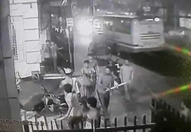 ফাও খেয়ে হোটেল কর্মচারীকে মারধর ছাত্রলী‌গের