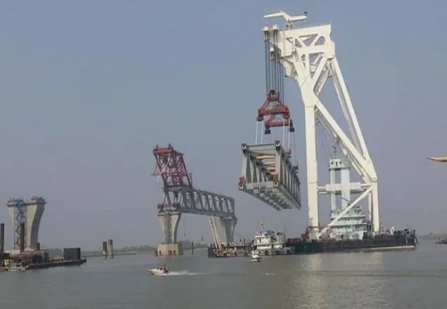 পদ্মা সেতুতে একাদশ স্প্যান বসছে আজ