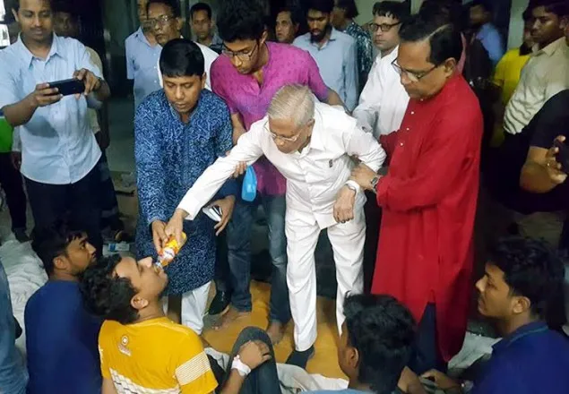 ববি’তে শিক্ষক-শিক্ষার্থীদের অনশন স্থগিত