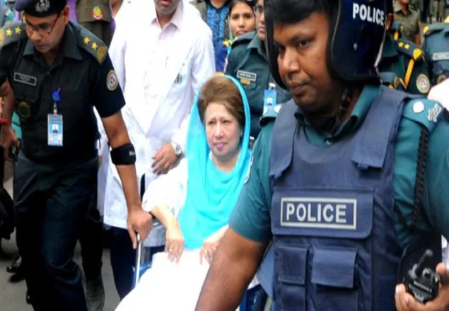 খালেদার আপিল গ্রহণ, অর্থদণ্ড স্থগিত