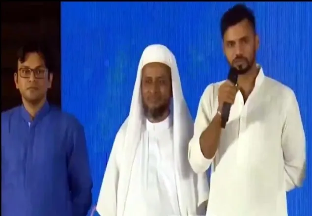 আমরা সবাই পাঁচ ওয়াক্ত নামাজ পড়ি: মাশরাফি