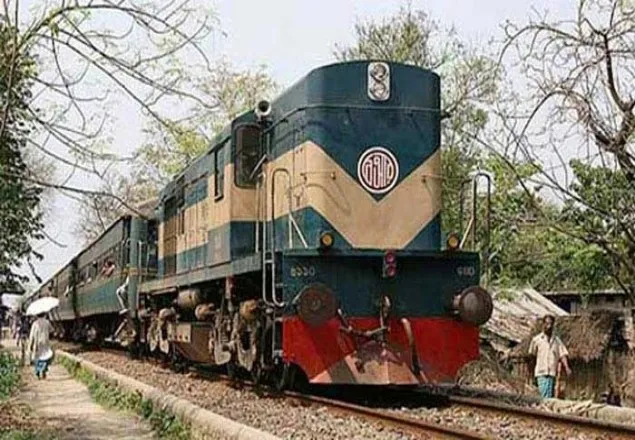 মহাখালীতে ট্রেনের ধাক্কায় শিক্ষার্থী নিহত