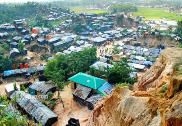 ‘ফণী’র আতঙ্কে রোহিঙ্গারা