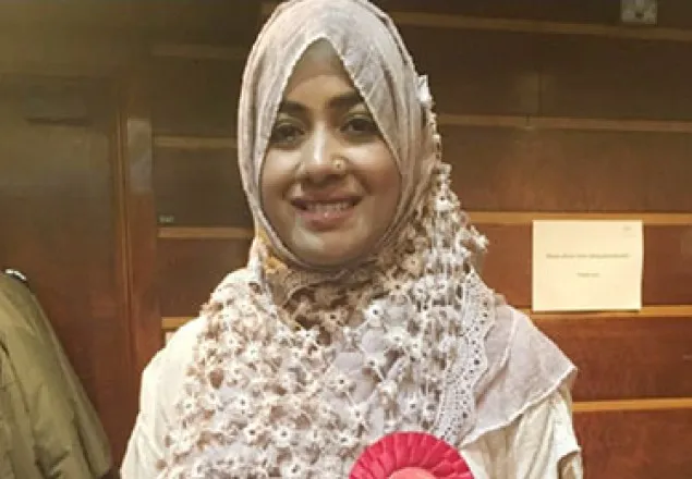 ইংল্যান্ডে আনন্দে কাঁদলেন বাংলাদেশী হেনা চৌধুরী