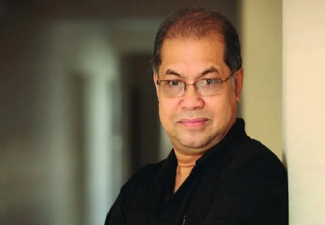 ১৯ দিন পর চোখ খুলে কাঁদলেন সুবীর নন্দী