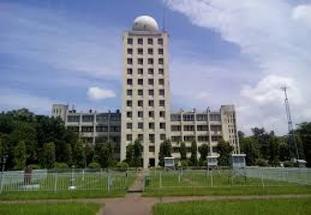 বিপদ সংকেত নামিয়েছে আবহাওয়া অধিদপ্তর