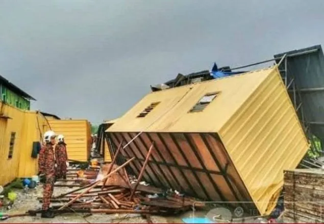 মালয়েশিয়ায় কন্টেইনার চাপায় ১০ বাংলাদেশি নিহত 