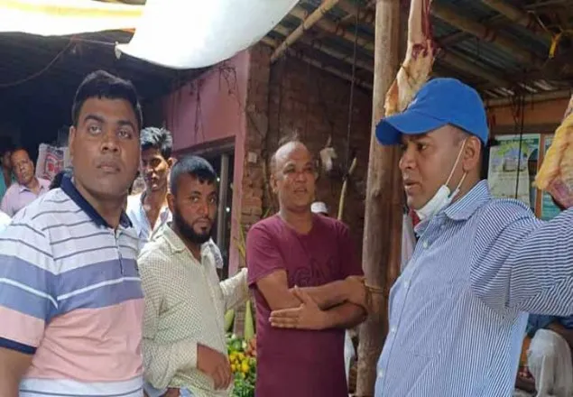 ছদ্মবেশে গরুর মাংসের দোকানে ইউএনও!