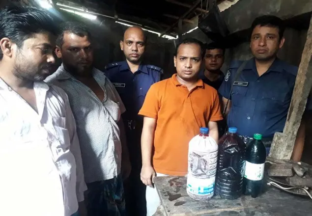 মেয়াদোত্তীর্ণ মাংসে পুরনো রক্ত মিশিয়ে বিক্রি