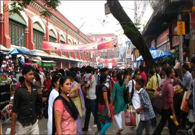 কলকাতায় জমে উঠেছে ধর্মতলার ঈদ নিউমার্কেট