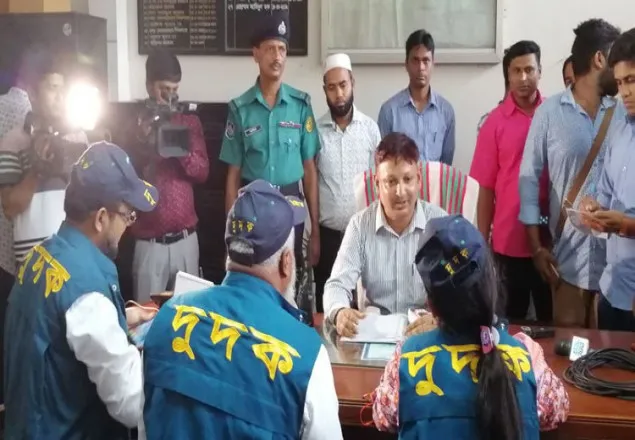টিকিটে কালোবাজারি না করতে সতর্ক করল দুদক