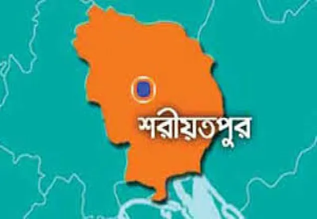 শরীয়তপুরে বাস খাদে পড়ে আহত ২০