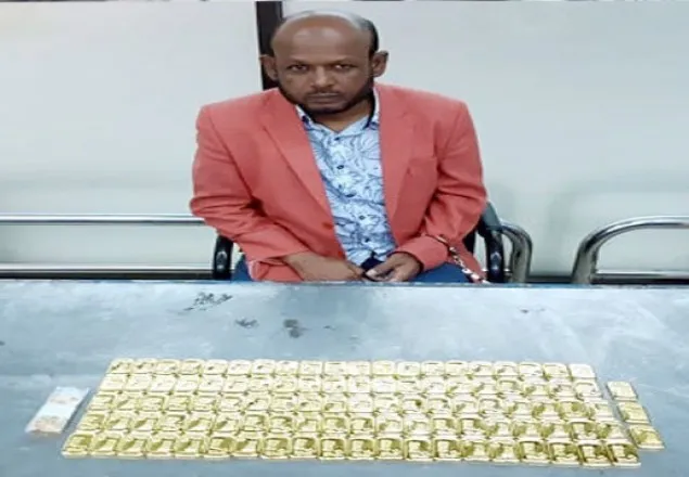 শাহজালালে ১০ কেজি স্বর্ণসহ যাত্রী আটক