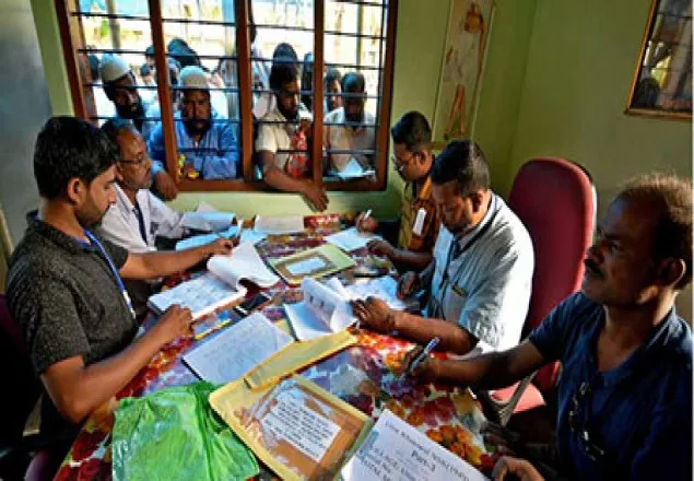 ৩০ বছর সেনাবাহিনীতে চাকরি করেও আসামে ‘বিদেশী’ সানাউল্লাহ, আটক