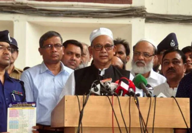 ট্রেন ছাড়তে দেরি হওয়ায় ক্ষমা চাইলেন মন্ত্রী