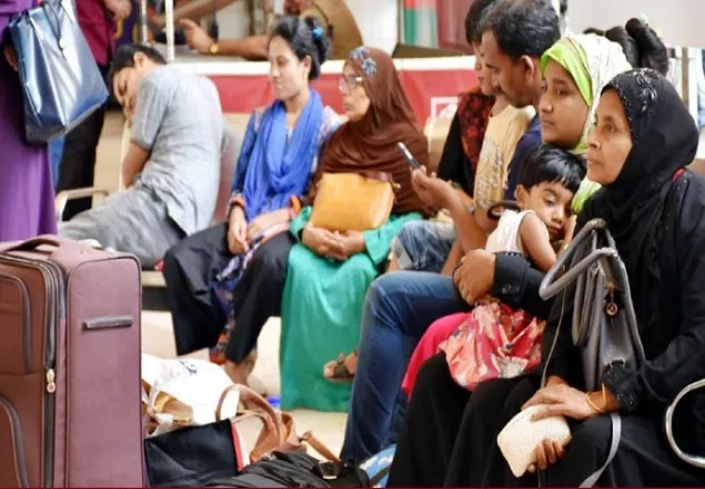ট্রেন যাত্রায় ভোগান্তি: রেলমন্ত্রীর দুঃখ প্রকাশ 