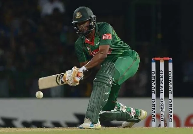 সাকিবের অর্ধশতক