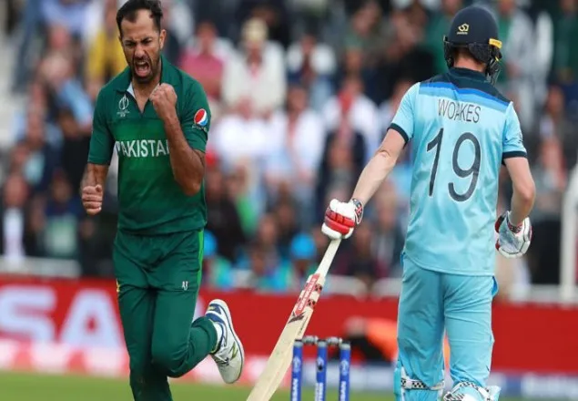 ‘ফেবারিট’ ইংলিশদের হারিয়ে দিলো পাকিস্তান