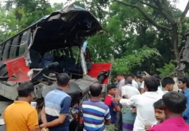 ফরিদপুর-লালমনিরহাটে সড়ক দুর্ঘটনায় ৯ জন নিহত