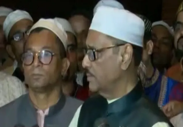 উগ্র ও সাম্প্রদায়িকতার বিরুদ্ধে সকলকে একত্রে কাজ করতে হবে: কাদের