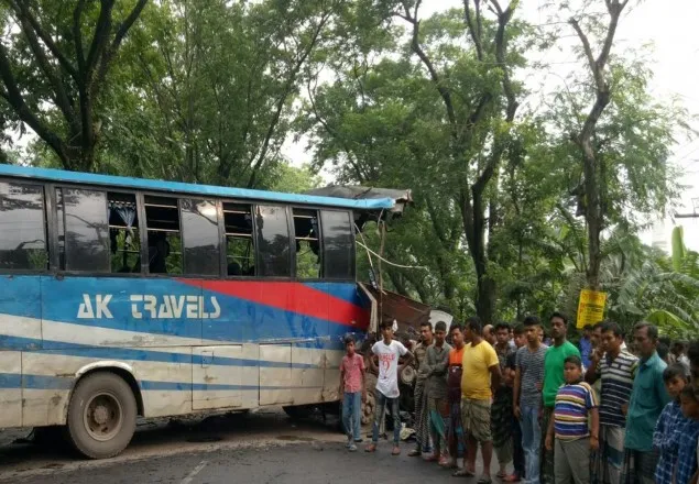 ঈদের দিনেও সড়কে প্রাণ হারালো ১৩ জন