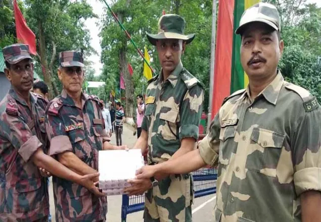 ঈদ উপলক্ষে সীমান্তে বিজিবি-বিএসএফের মিষ্টি বিনিময়