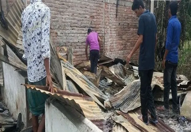 ইউপি চেয়ারম্যানের উপস্থিতিতে দোকান লুটপাট, অগ্নিসংযোগ