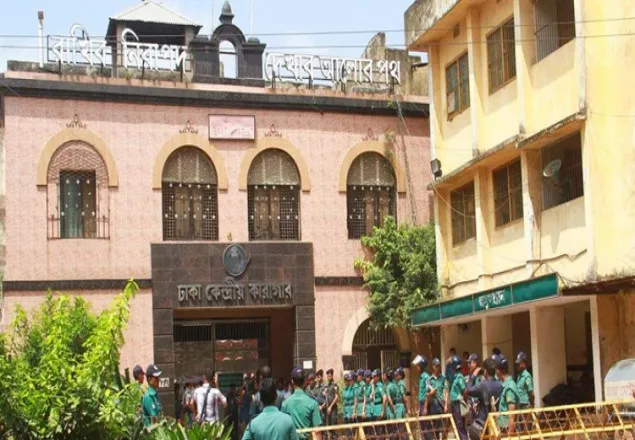 কারাগারের পুকুর পাড়ে নারীকণ্ঠে ভেসে আসে ‘বাঁচাও বাঁচাও’ চিৎকার