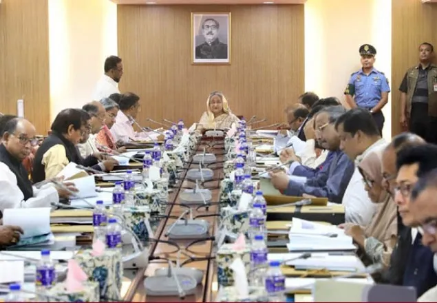 বাজেট অনুমোদনে মন্ত্রিসভার বৈঠক চলছে 