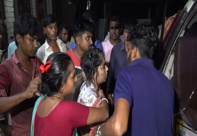 নরসিংদীতে ছাত্রীর গায়ে আগুন দিলো দুর্বৃত্তরা