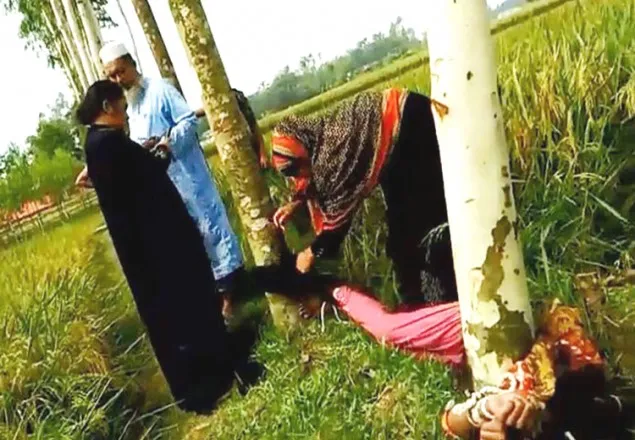 গাছে বেঁধে অন্তঃসত্ত্বাকে নির্যাতন: ওসি-এসআই শোকজ