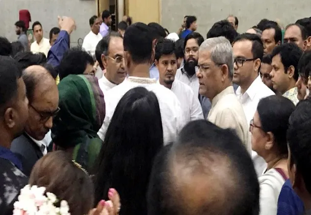 বিয়ের মঞ্চ ভেঙে ফখরুলসহ আহত বিএনপির কয়েক নেতা