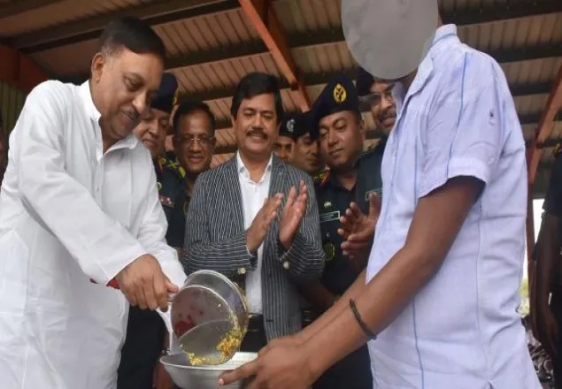 ১৫৫ বছর পর কারাগারে একটা রুটি আর গুঁড়ের সমাপ্তি