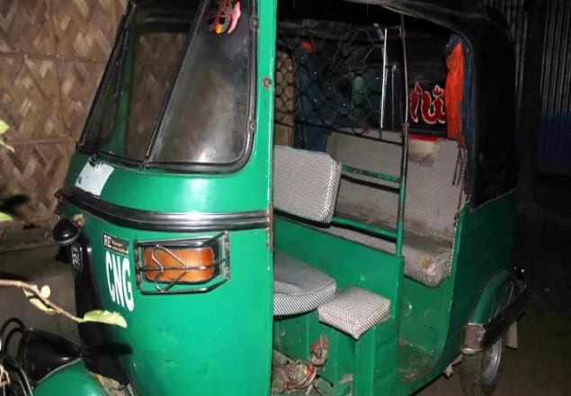 সিএনজি ছিনতাই চক্রের ৬ সদস্য গ্রেফতার