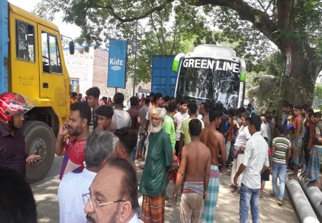 বেনাপোলে সড়ক দুর্ঘটনায় ব্যবসায়ী নিহত