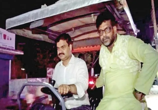 সন্ধ্যার সিদ্ধান্তে রাতেই সড়ক সংস্কার করলেন ডিসি-মেয়র