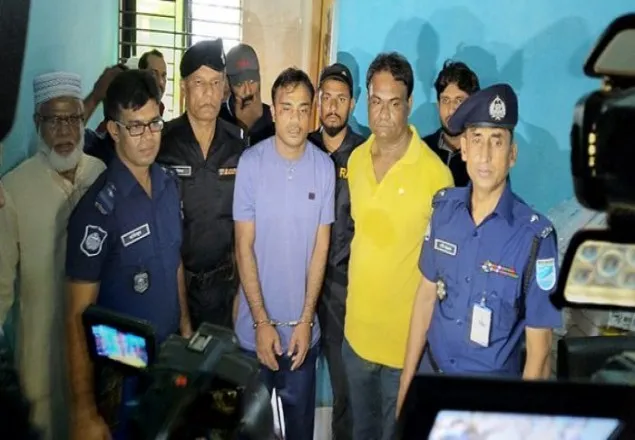 সিদ্ধিরগঞ্জে ২০ ছাত্রীকে ধর্ষণের কথা স্বীকার করলেন শিক্ষক