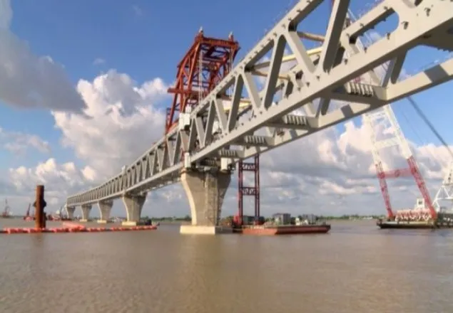 পদ্মা সেতুতে বসলো ১৪তম স্প্যান দৃশ্যমান