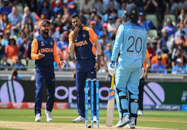 কোহলিদের পাড়ি দিতে হবে ৩৩৮ রান!