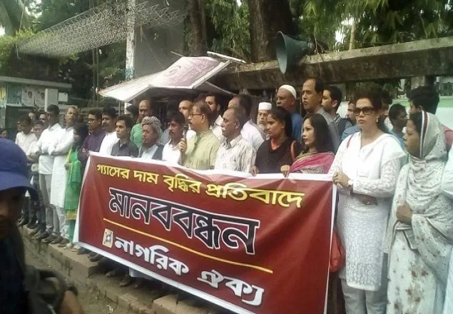 অসাধু ব্যবসায়িদের সুযোগ করে দিচ্ছে সরকার: মান্না
