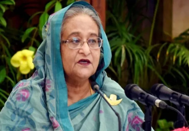 প্রধানমন্ত্রীর সংবাদ সম্মেলন চলছে