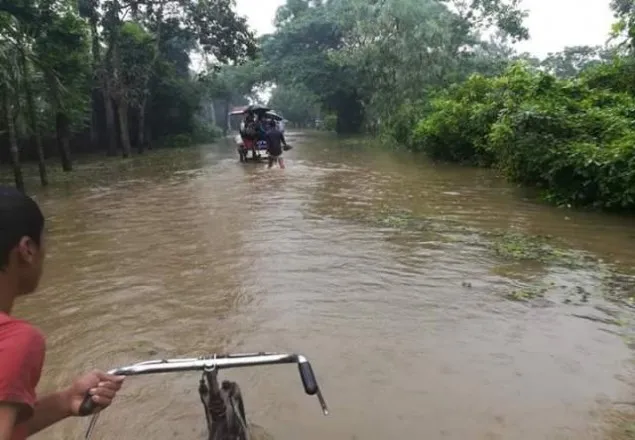 বান্দরবানের সাথে সারাদেশের সড়ক যোগাযোগ বন্ধ
