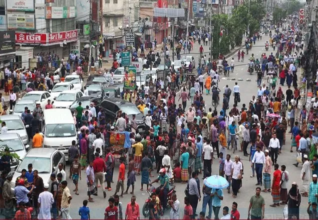 দিনভর রিকশা চালকদের অবরোধ