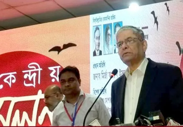 ‘যুবকরা চাকরি পাচ্ছে না, ভারতীয় কর্মীরা ১০ বিলিয়ন ডলার নিয়ে যাচ্ছে’