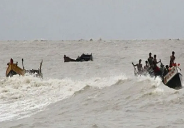 কক্সবাজারে ট্রলারডুবি, ৬ মরদেহ উদ্ধার