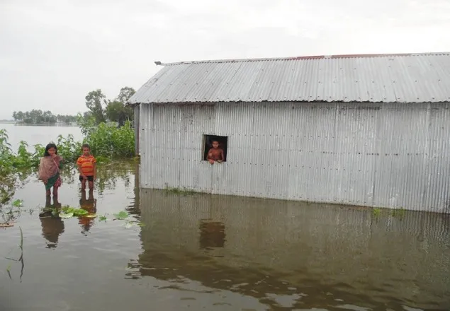 ভারত গেট খুলে দেয়ায় বিপদ সীমার ৫০ সে:মি: উপরে তিস্তার পানি