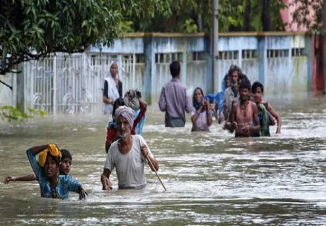ভারতে বন্যায় নিহত ১০, পানিবন্দি ৮ লক্ষাধিক মানুষ