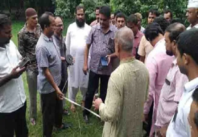 ‘আল্লাহু আকবার’ ধ্বনি দিয়ে এরশাদের কবর খোড়ার কার্যক্রম শুরু