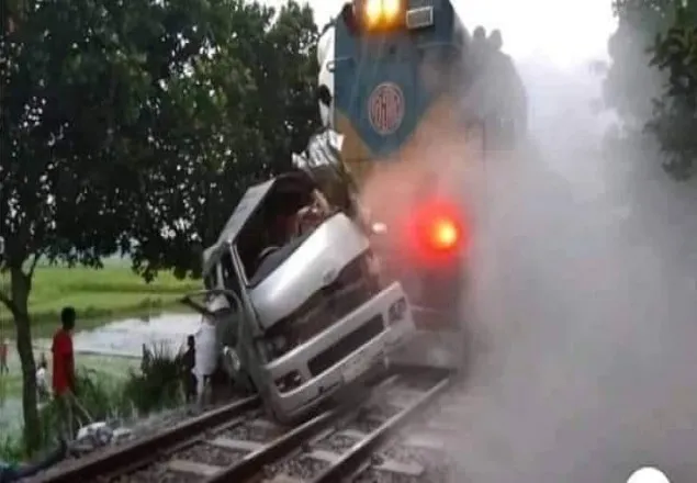 সিরাজগঞ্জে ট্রেন দুর্ঘটনায় ৪ সদস্যের তদন্ত কমিটি গঠন