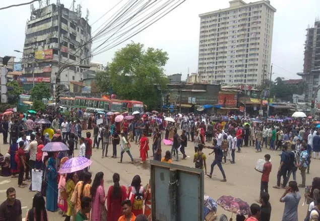 ফের রাজপথে ঢাবি অধিভুক্ত সাত কলেজ